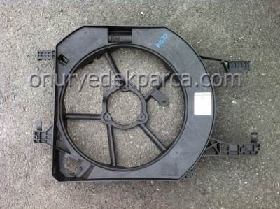 Renault Trafic 2 Fan Davlumbazı Fan Şasesi 7701050191